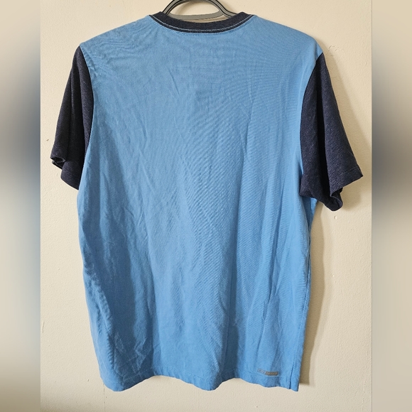 Hurley tshirt button down 3 Nike Dri-Fit dark blue sleeves light blue t-shirt M - Picture 4 of 7